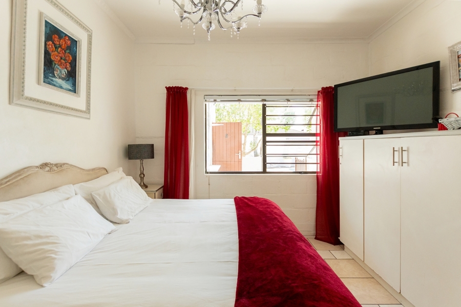 8 Bedroom Property for Sale in Country Club Western Cape